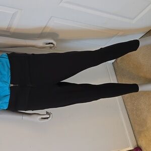 Danskin Ankle Length Leggings with Zip Front and Side Pockets Black Size Large